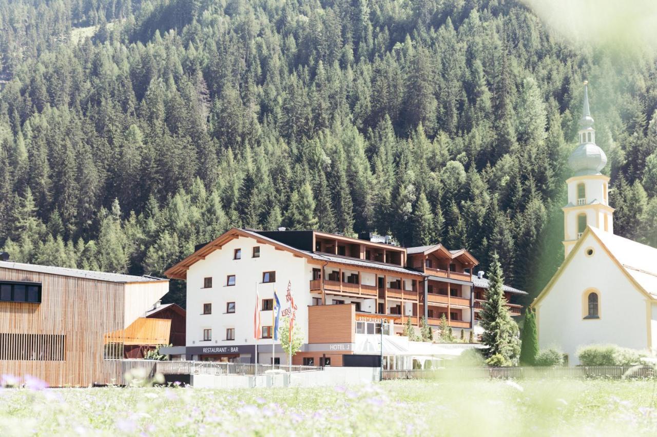 Hotel Kirchenwirt Kaunertal Exterior foto